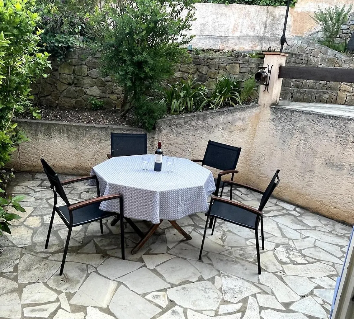 Charming Bandol Cottage